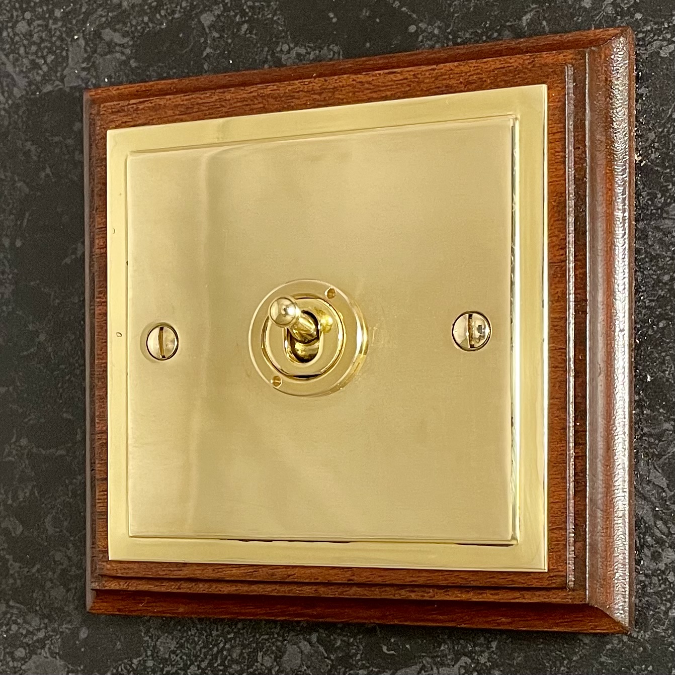 VSP102-  Victorian Stepped Plate Single Toggle Switch 2 Way